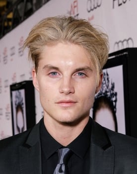 Toby Hemingway